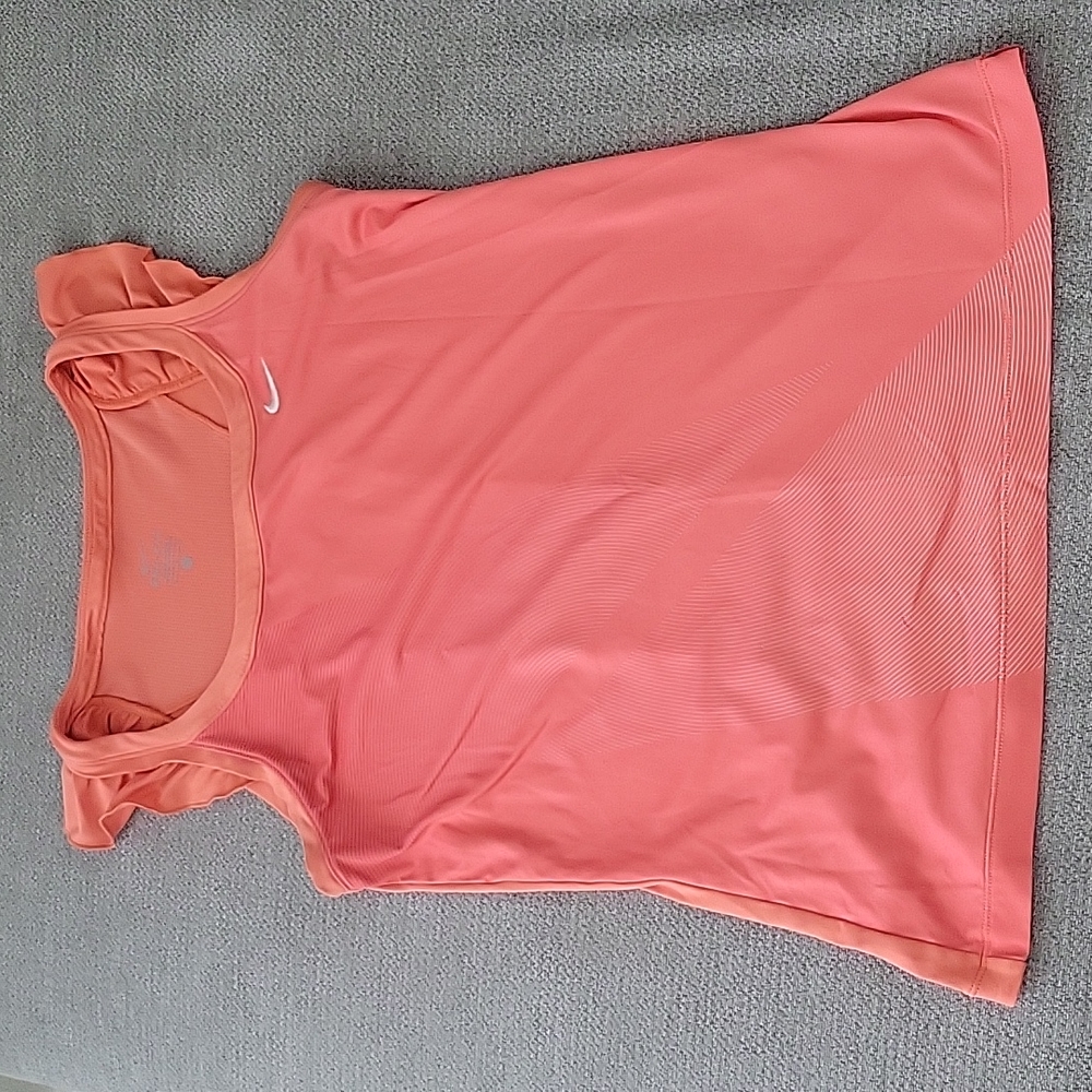 Nike dri-fit top